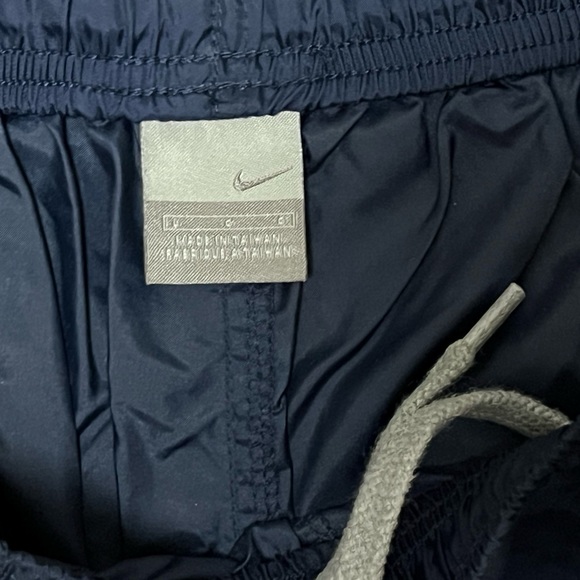 Vintage 90s Nike Nylon Pants size Large - Picture 5 of 5